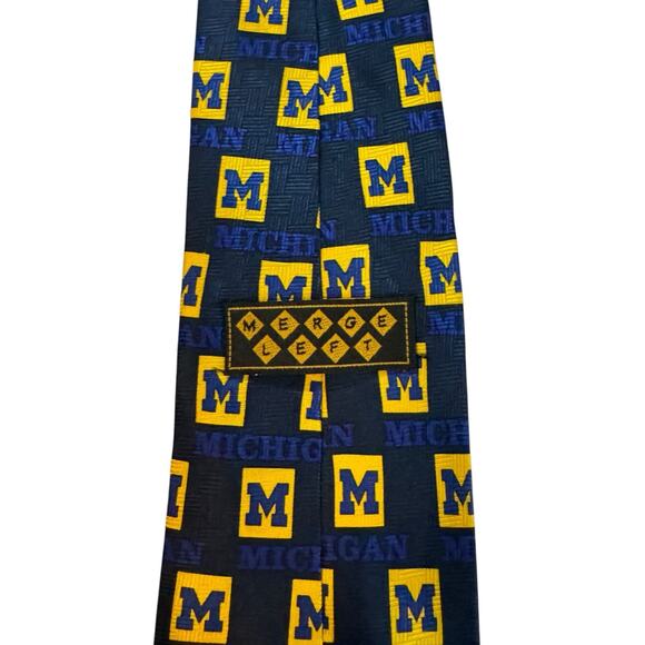 Merge Left University Of Michigan Logo Collegiate Novelty Necktie 100% Silk - Picture 4 of 8